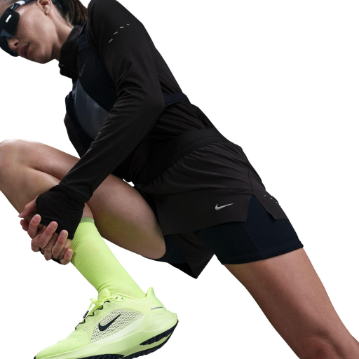 Pantaloni scurti alergare femei NIKE SWIFT Mid-Rise 2in1