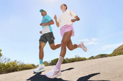 Noutăți la pantofii GEL-KAYANO® - modelul 33